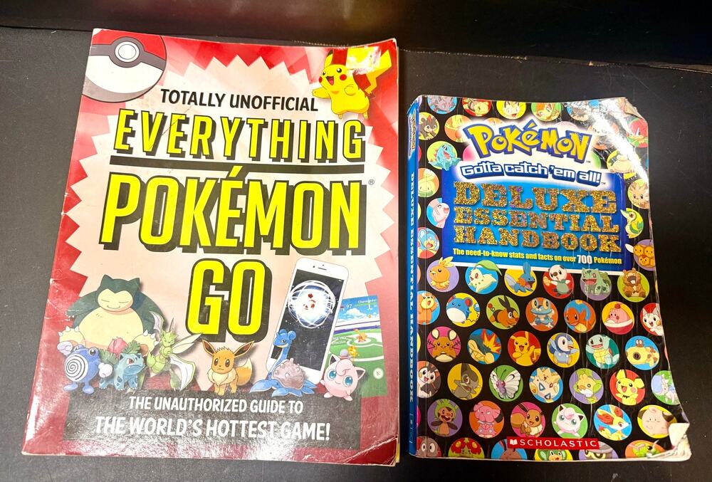 Pokémon: Deluxe Essential Handbook & Totally Unofficial Everything Pokémon GO